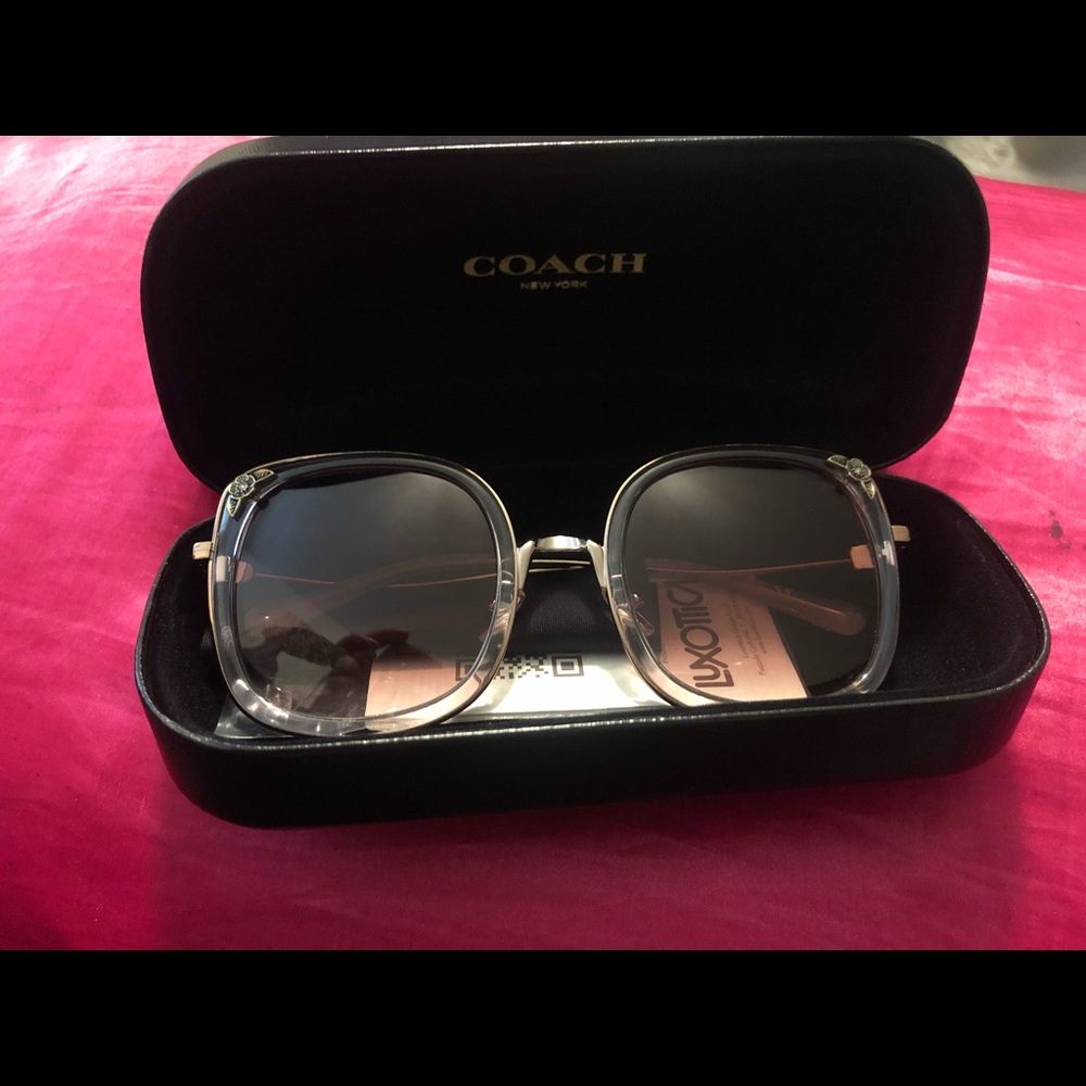 COACH authentic Rose Gold sunglasses